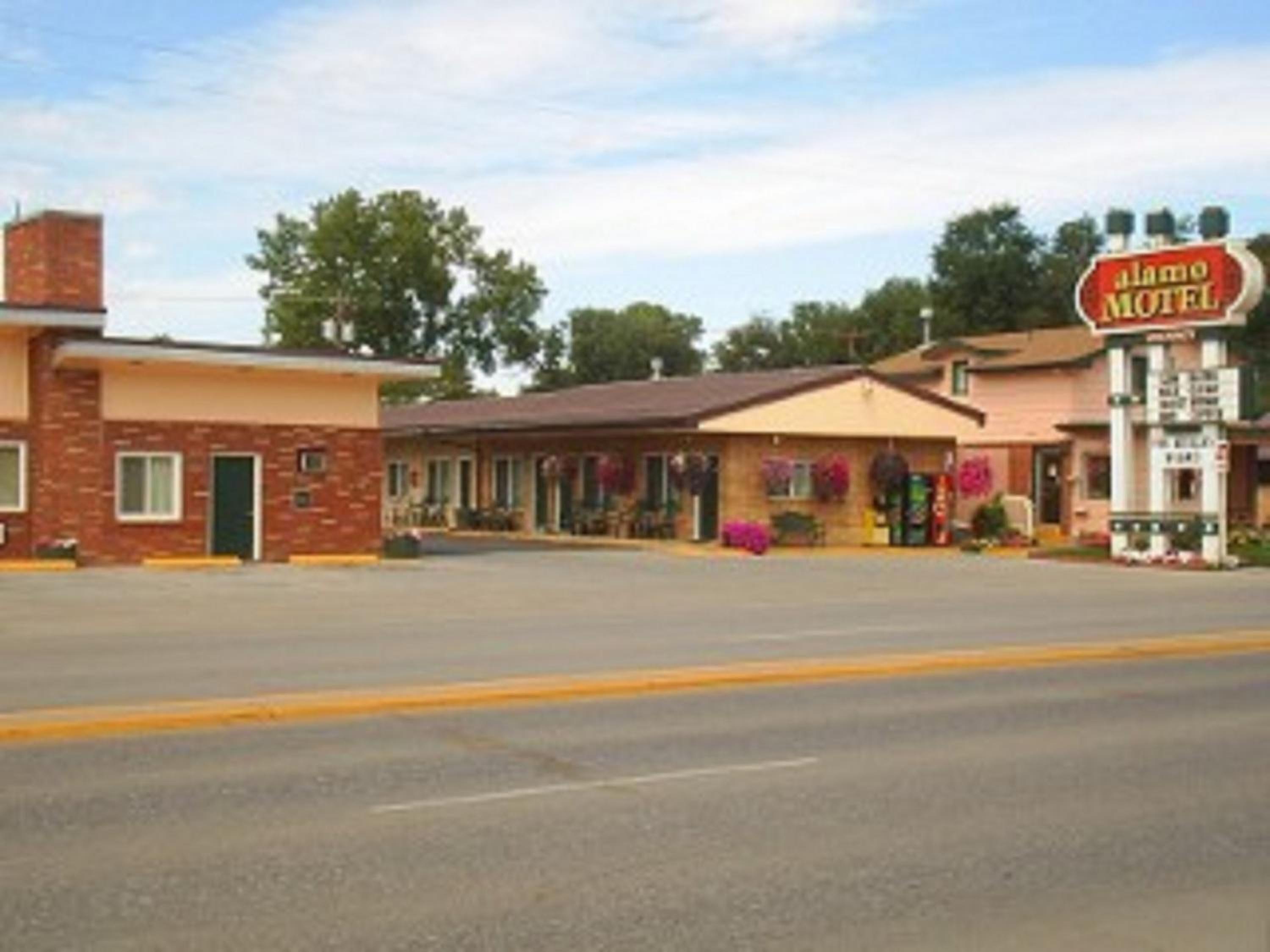6 Budget Hotels Near Trial End Historic Ctr Worth Booking