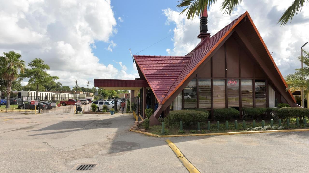 7 Smart Budget Hotels Near Eleanor Tinsley Park to Book