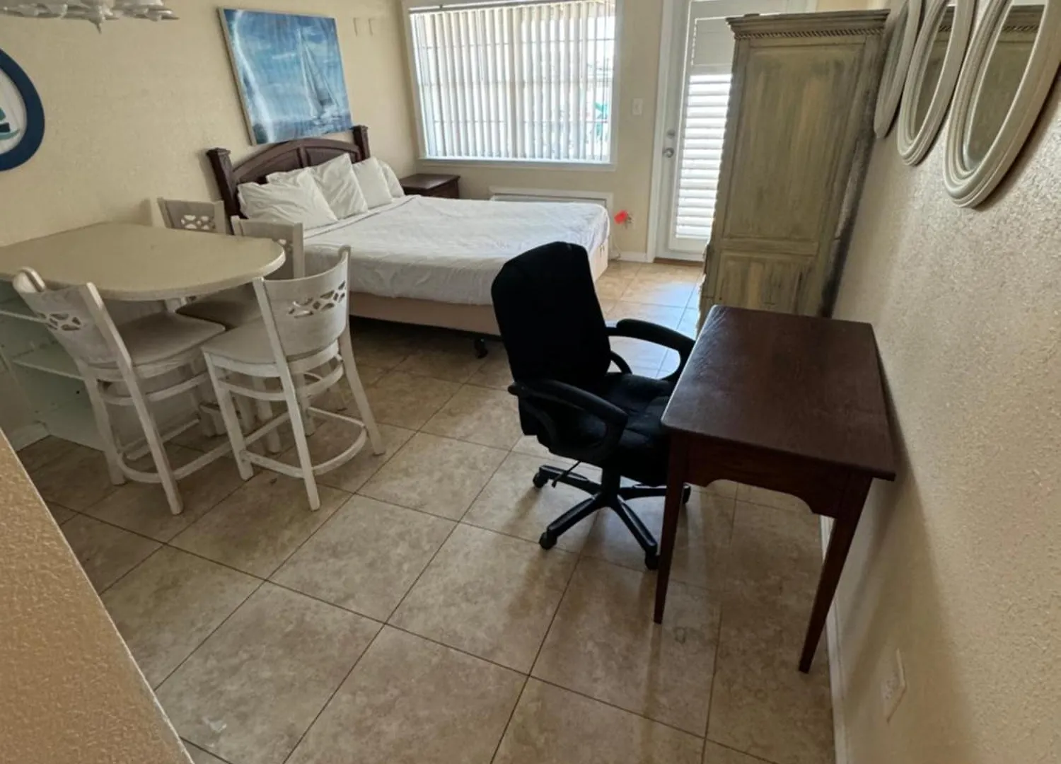 9 Smart Budget Hotels Near HarborWalk Marina Worth Booking