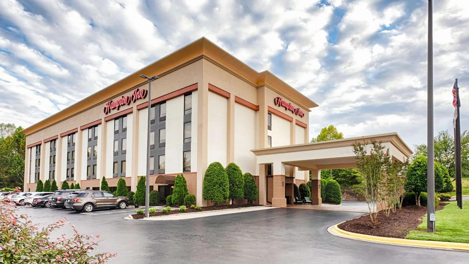 6 Top-Rated Hampton by Hilton Hotels in the Blue Ridge Mountains