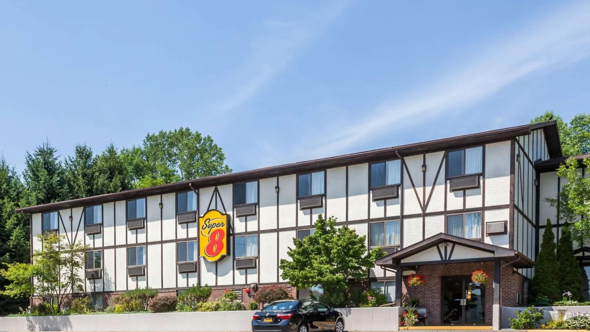 4 Super 8 by Wyndham Hotels in New York State Worth Booking