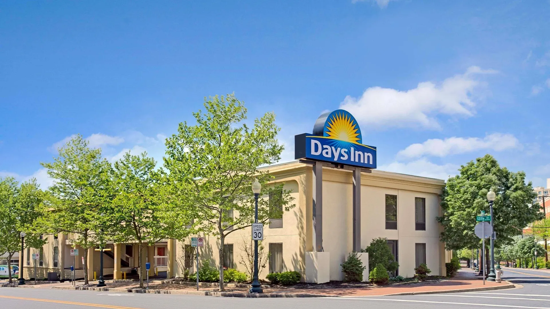 4 Budget Hotels Near Howard University for Smart Stays