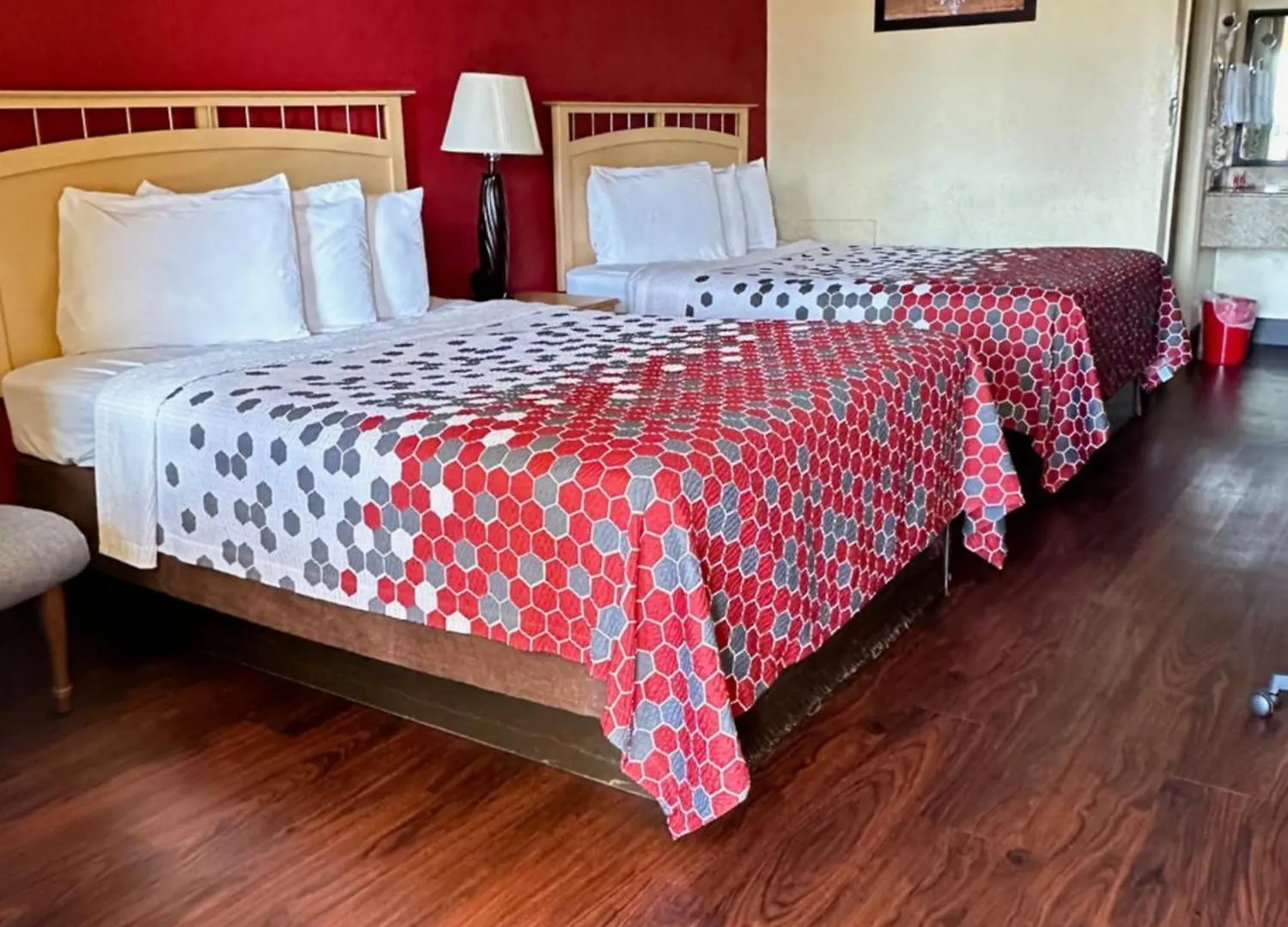 Staying In Virginia: 7 Econo Lodge Hotels Compared