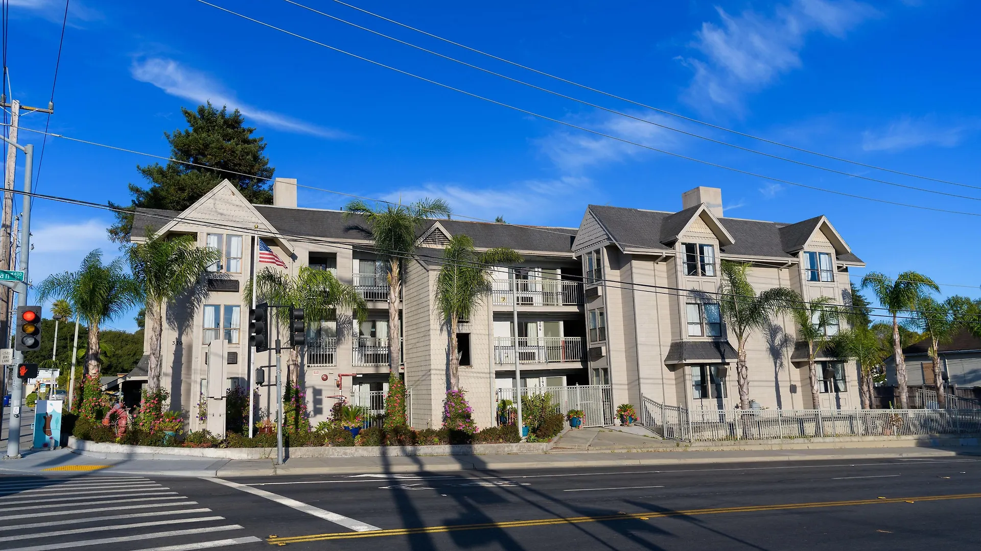 6 Smart Budget Hotels in Monterey Bay Worth Booking