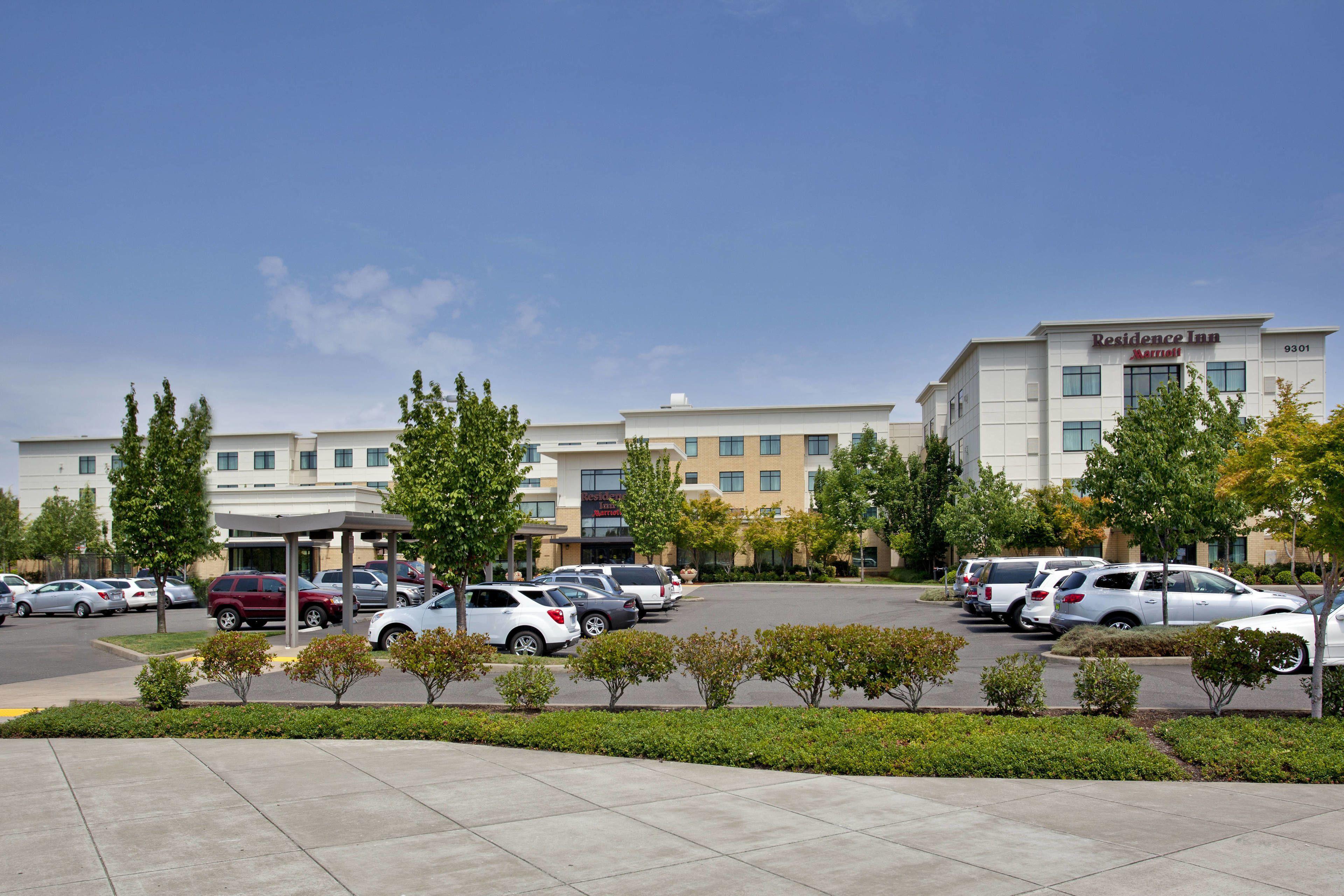 7 Airport-Linked Hotels Close to Steel Bridge, Portland