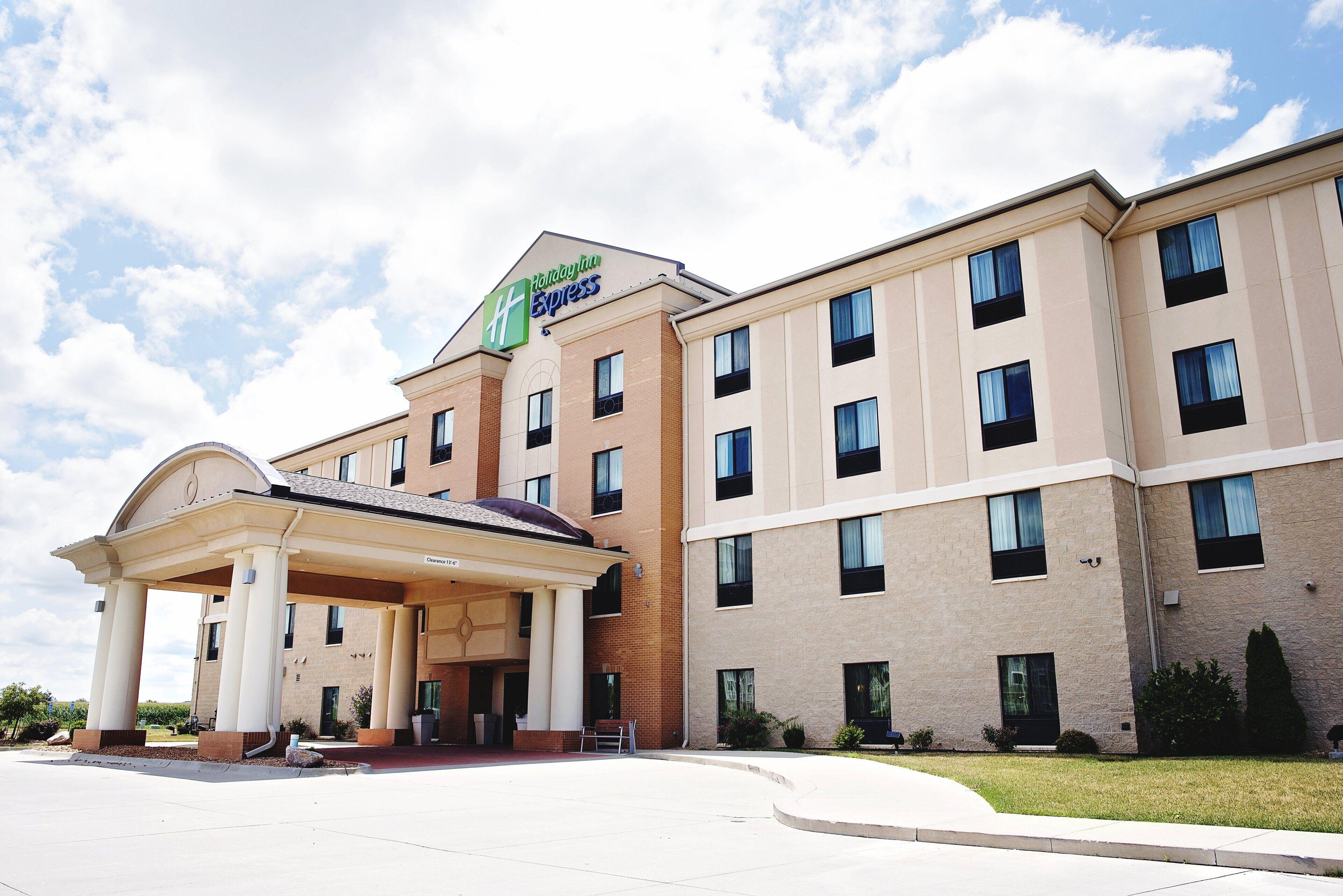 7 Standout Design Hotels Close to Waveland Golf Course
